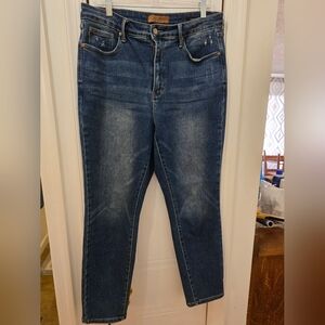 Judy Blue Dark Wash Skinny Jeans